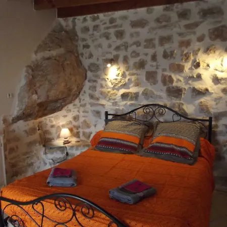 Couette-café L'auberge Du Mazet 3*
